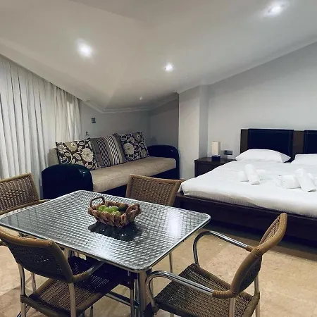 Akvaryum Icinde Deniz Manzarali Terasli Dublex Apartment *